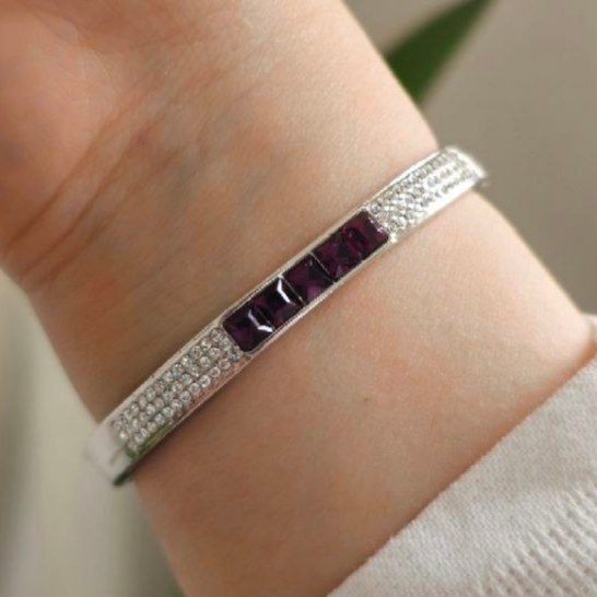 دستبند و بنگل سوارفسکی رنگ ثابت در تنوع مدل و رنگ بالا کد vn (پس کرایه)