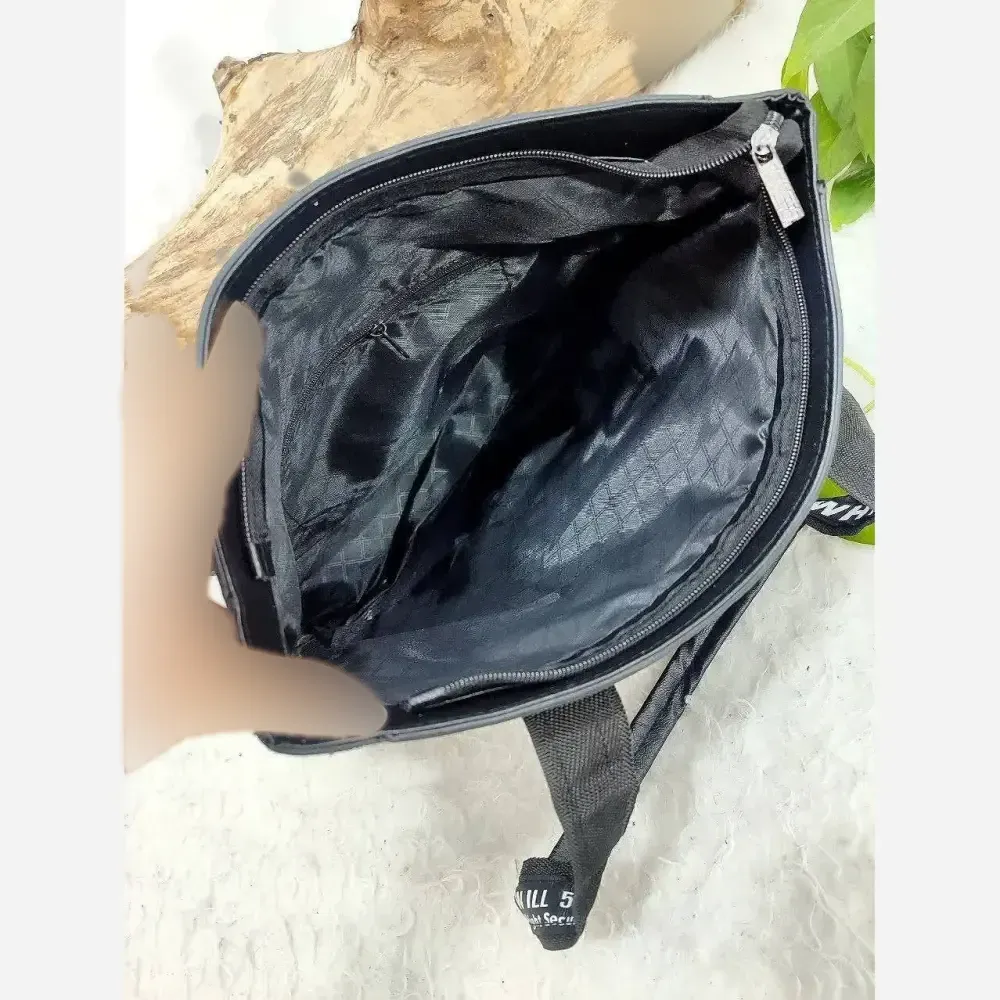 کیف اسپرت دانشجویی چرم صنعتی بزرگ و جادار رنگ خردلی و مشکی