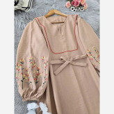 کفتان گلدوزی نرگسی جنس بابوس فری سایز رنگ نسکافه ای و زرشکی