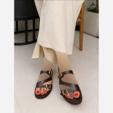 صندل زنانه دو سگک زارا با زیره پلیمر درجه یک و کفی نرم و منعطف
